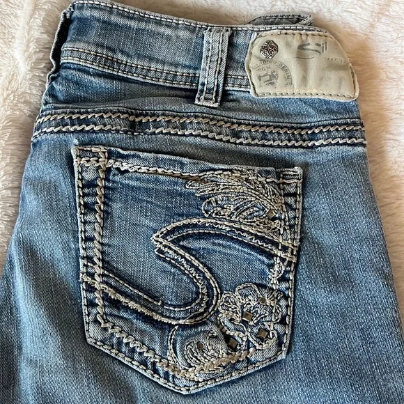 Silver SUKI Style Distressed pocket bootcut jeans Sz 31 inseam 33 inches